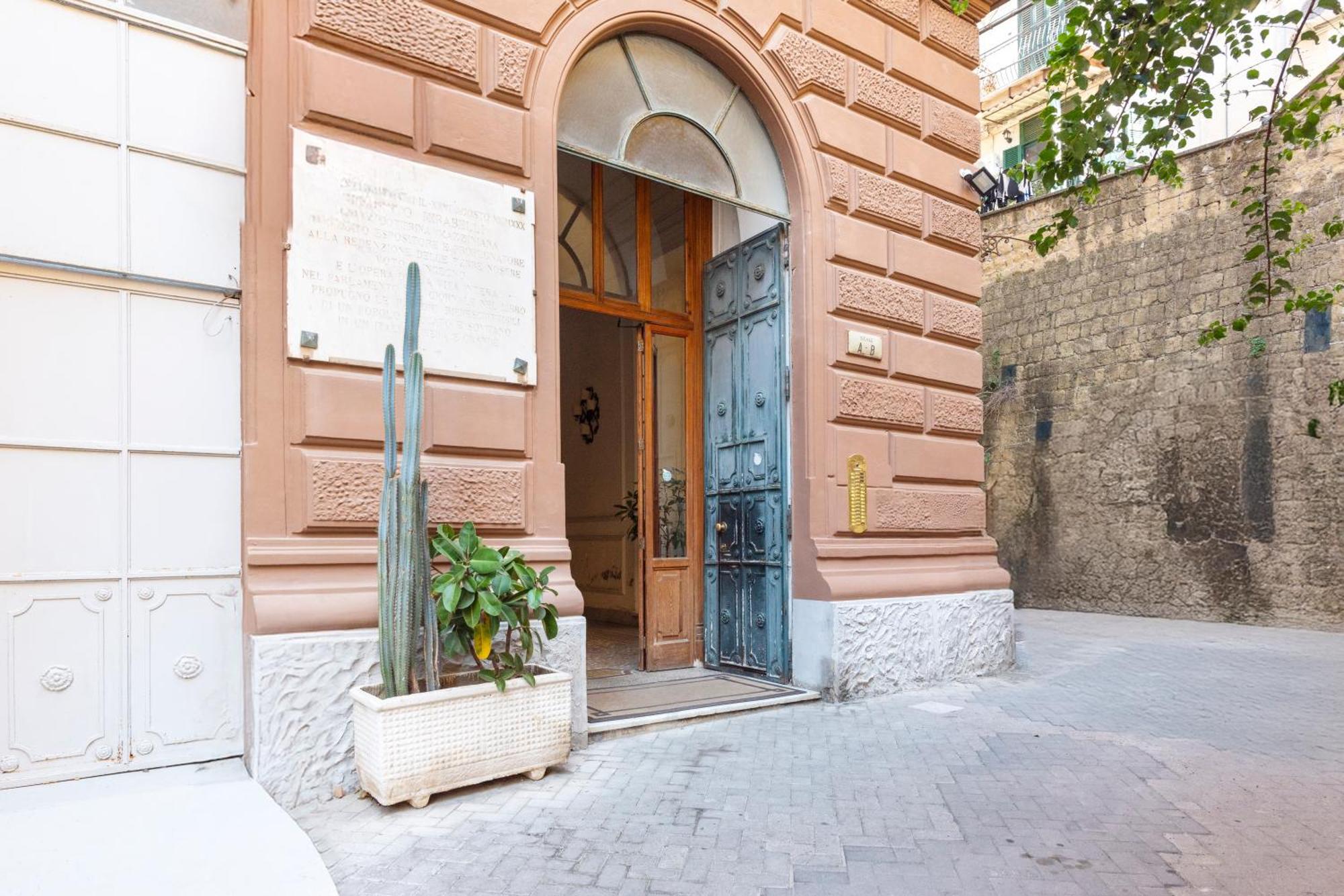 B&B Le Stanze Dei Mille Neapel Exterior foto